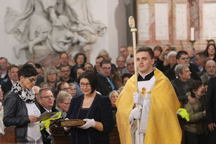 Bischof Dr. Michael Gerber feierlich in sein Amt als Bischof von Fulda eingeführt